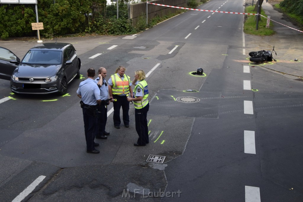 Schwerer Krad PKW Unfall Koeln Muelheim Am Springborn Cottbuserstr P060.JPG - Miklos Laubert